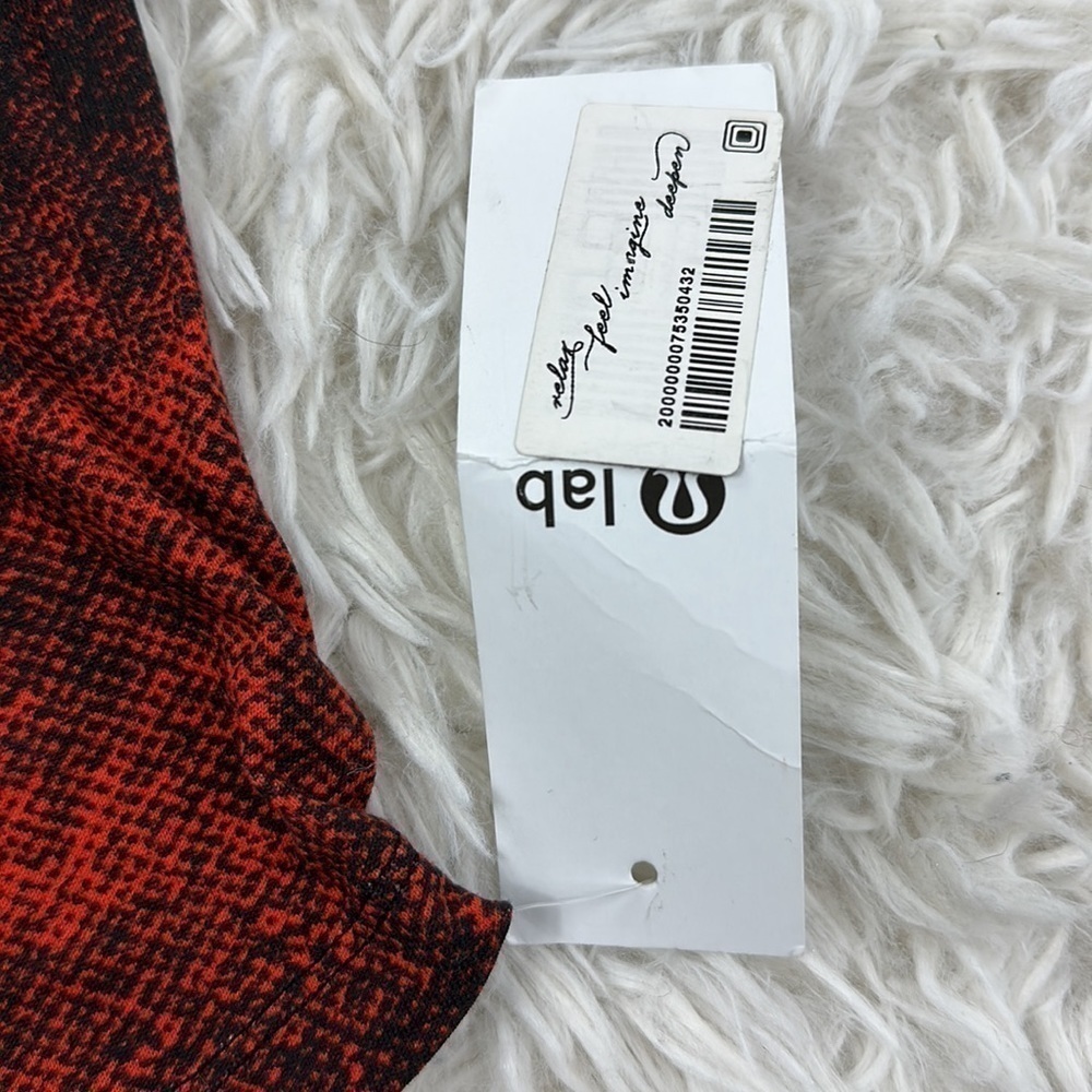 NWT Lululemon Lab Element Tee Pixel Red - Picture 2 of 6